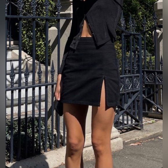 Dresses & Skirts - Vintage black mini skirt